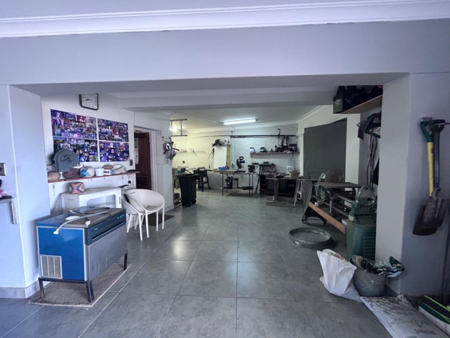 4 Bedroom Property for Sale in Jeffreys Bay Central Eastern Cape